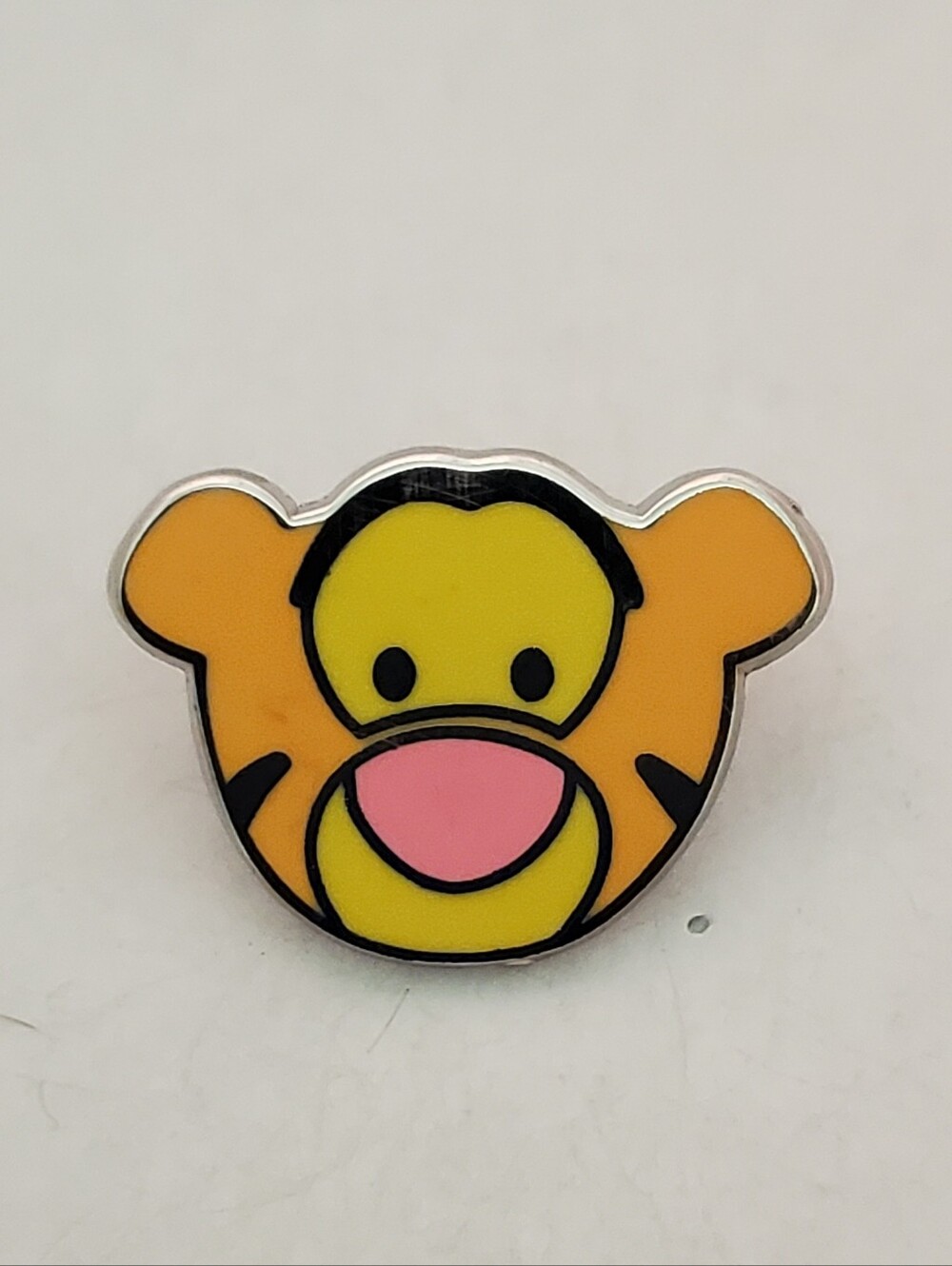 Disney Pin Trading Tigger Cuties Mini Head Series Collection Pin Winnie The Pooh
